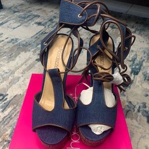 Shoe dazzle heels NWT